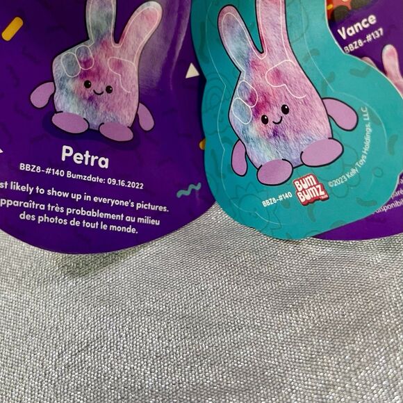 Kellytoy BumBumz 7.5" Groovy Petra Peace Sign Tie Dye Bunny Plush Tag & Sticker - Picture 4 of 11